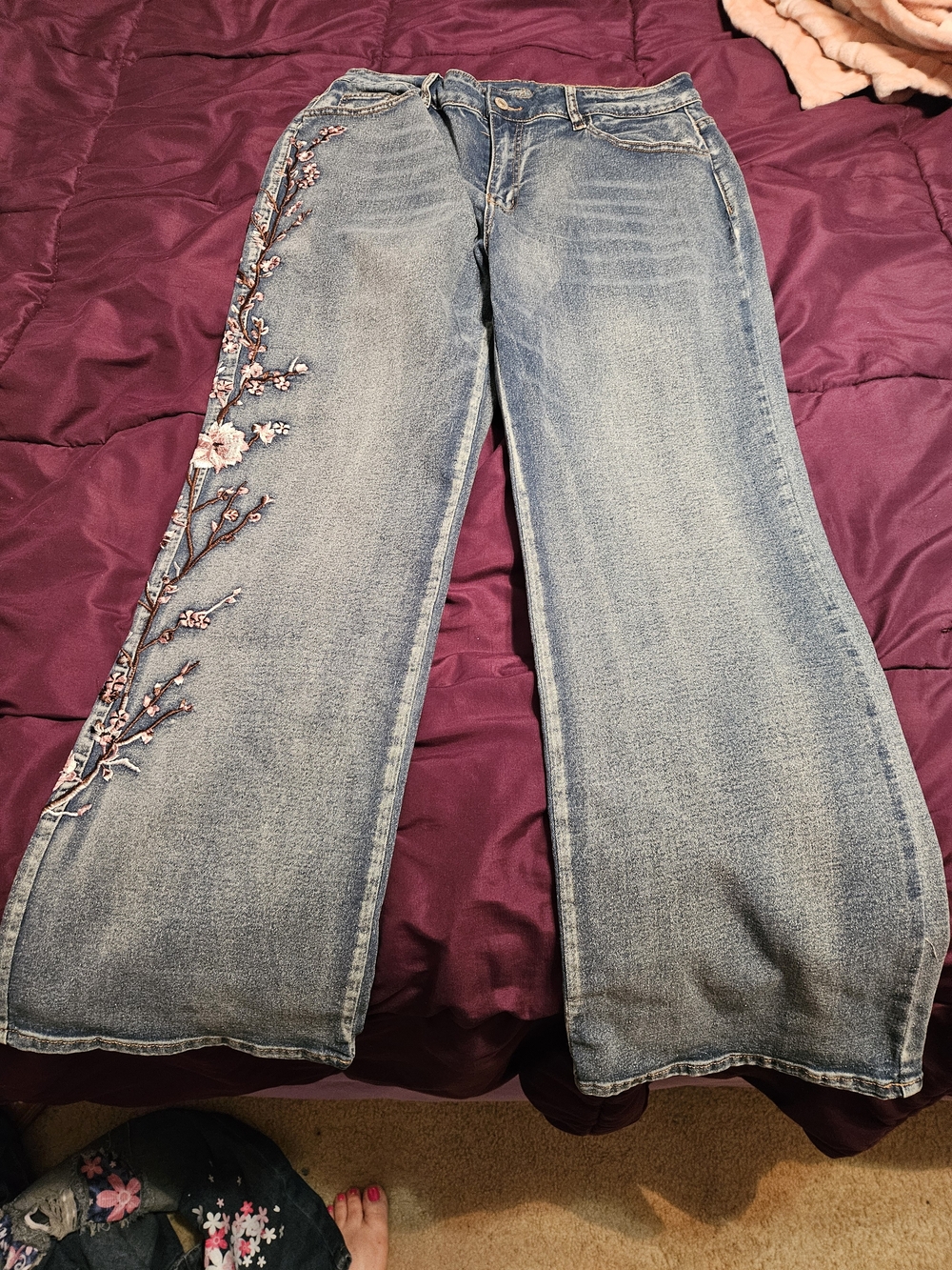Light Blue Embroidered Wide-Leg Women’s Jeans
